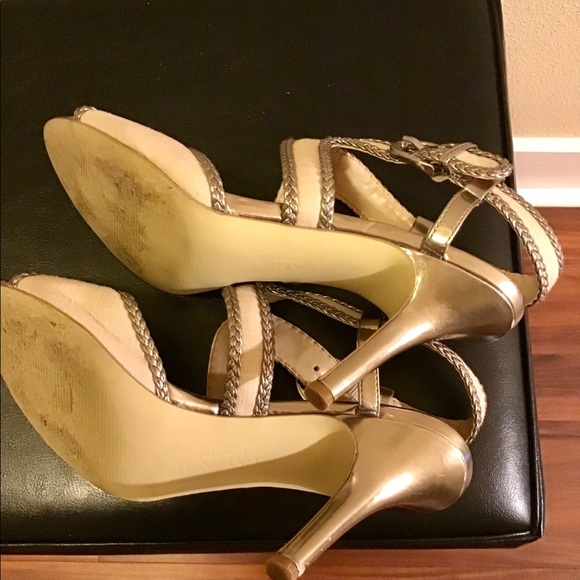 LN ❤️DARLING 4” HEELS PURCHASED AT NORDSTROMS. LIKE NEW. BEAUTIFUL NEUTRAL COLOR - Picture 4 of 9